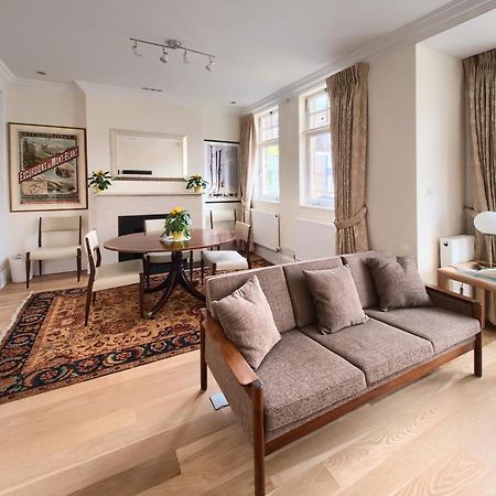 Serene Townhouse With Parking Лондон Экстерьер фото